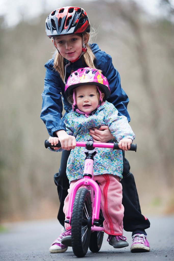 Naučit dítě jezdit na kole není tak těžké.