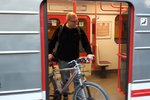 Praha zahájila projekt S kolem do MHD. Cyklistům se rozšíří možnosti přepravy bicyklů v hromadné dopravě.