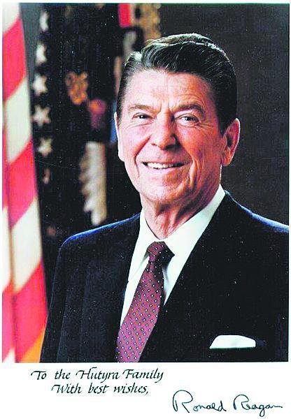 Hutyrovým k emigraci gratuloval i prezident Reagan.