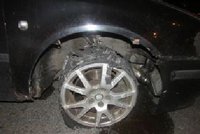 Bez řidičáku a s třemi promile brázdil ulice Ostravy: Auto nemělo pneumatiky!
