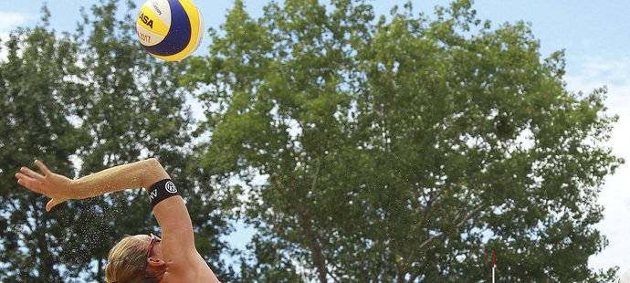 Na šampionátu v plážovém volejbalu se daří i dvojici Kolocová-Kvapilová