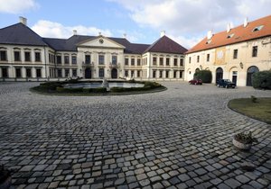 Barokní zámek v Kolodějích koupila společnost Pura Vida.
