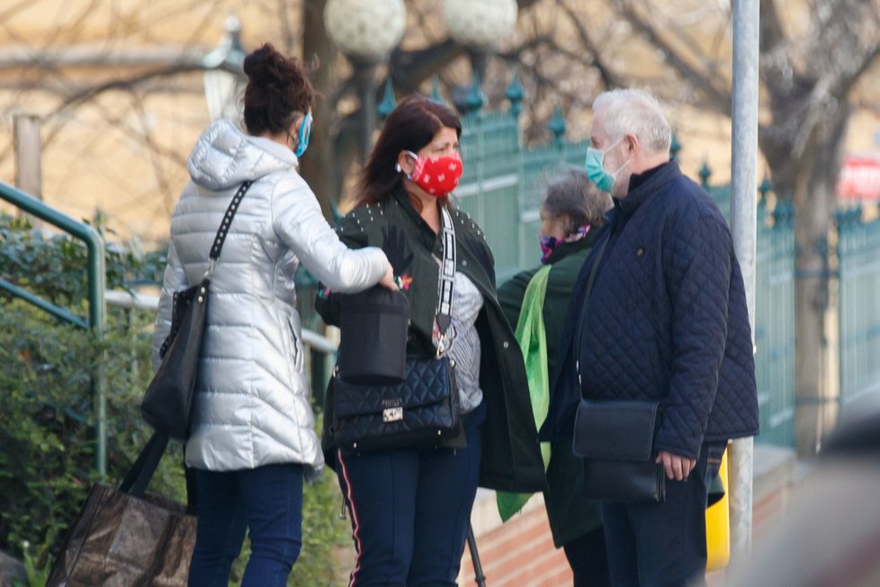 Jan Kolomazník a Zuzana Kardová vyzvedli popel Evy Pilarové.