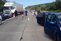 Řidiči stojí v kolonách v Německu i Rakousku. Zastavila se i dálnice D1