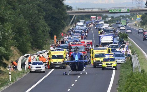 Řidiči v kolonách často nedodržují bezpečnou vzdálenost.