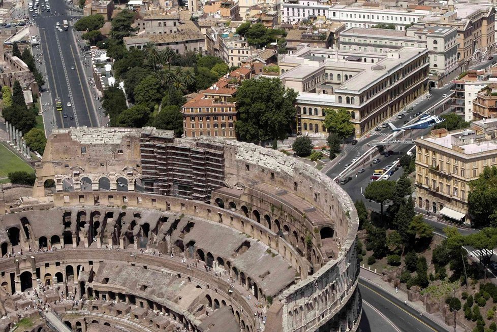 Koloseum ohromuje svou majestátností