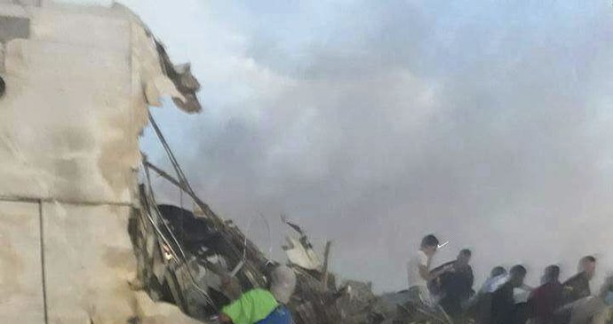V Kolumbii havarovalo nákladní letadlo. Přežil jediný člověk.