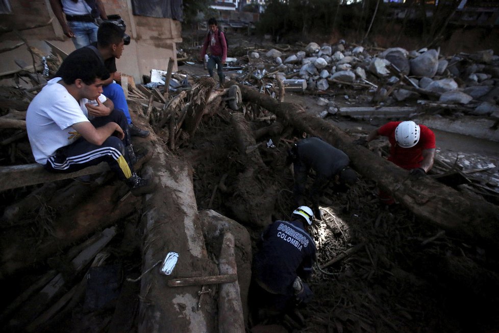Záplavy a sesuvy půdy si v Kolumbii vyžádaly přes 200 lidských životů.