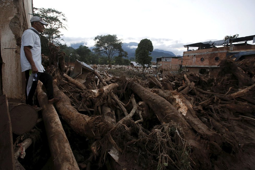 Záplavy a sesuvy půdy si v Kolumbii vyžádaly přes 200 lidských životů.