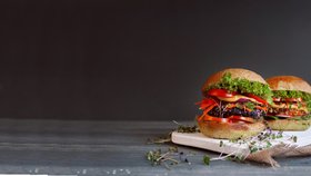 Konec polotovarům! Ochutnejte poctivé, lahodné vegetariánské burgery