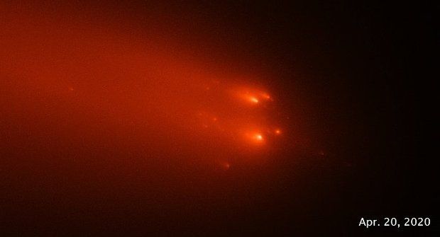 Ke Slunci se vrátila rozpadlá kometa, kterou lidé mohli vidět v době kamenné