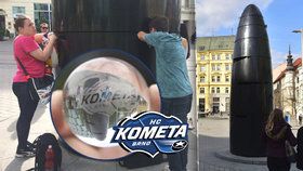 Brňané obléhají orloj: Kuličku s Kometou chce každý, ale »raketa« je asi rozbitá!