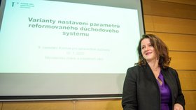 Ministryně práce a sociálních věcí Jana Maláčová (ČSSD) na jednání Komise pro spravedlivé důchody. (10. 1. 2020)