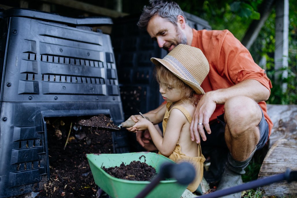 Na zahradu si můžete pořídit speciální kompostér.
