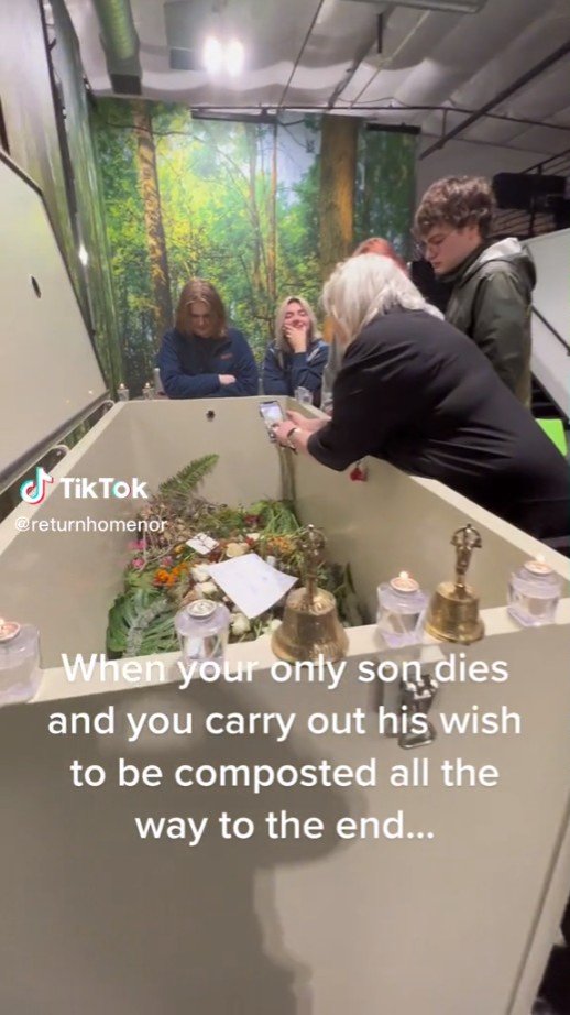 Máma splnila poslední přání svého syna na ekologický pohřeb.