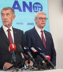 Praha od vlády už neuvidí ani korunu, ať ji dotuje Rakušan. Nové hlavní město bude Plzeň, nastínil Babiš Praha od vlády už neuvidí ani korunu, ať ji dotuje Rakušan. Nové hlavní město bude Plzeň, nastínil Babiš