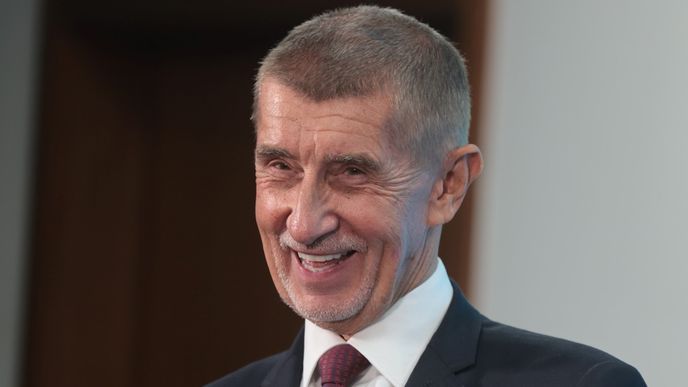 Andrej Babiš na tiskové konferenci hnutí ANO (10. 10. 2026) Andrej Babiš na tiskové konferenci hnutí ANO (10. 10. 2026)