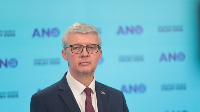 Ministr průmyslu Karel Havlíček připustil, že Česko by v případě dalšího zdražování mohlo zastropovat ceny elektřiny. Ministr průmyslu Karel Havlíček připustil, že Česko by v případě dalšího zdražování mohlo zastropovat ceny elektřiny.
