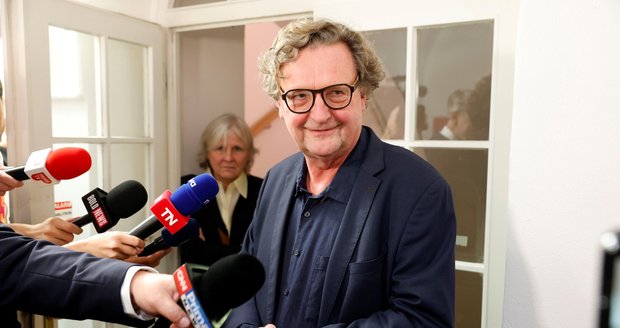 Petr Hlaváček ve volebním štábu Starostů Petr Hlaváček ve volebním štábu Starostů