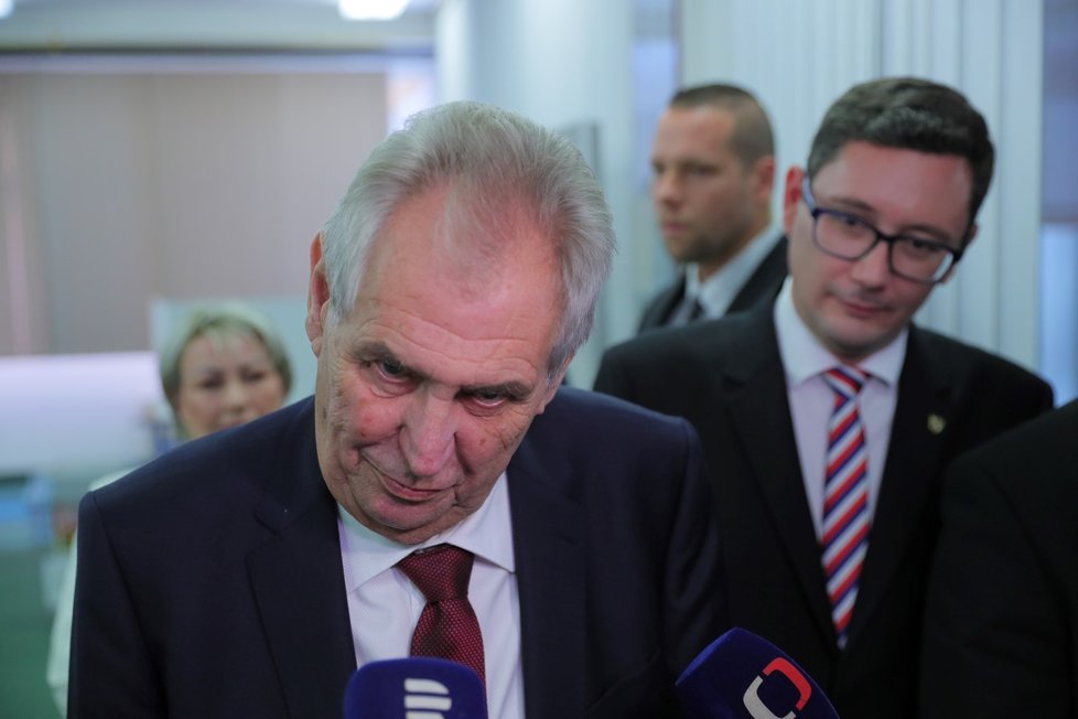Prezident Miloš Zeman odevzdal 5. října 2018 svůj hlas v komunálních volbách