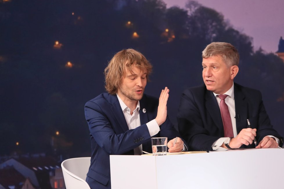 Předvolební debata Blesku: Lukáš Semerák (Ostravak) a David Witosz (Piráti)