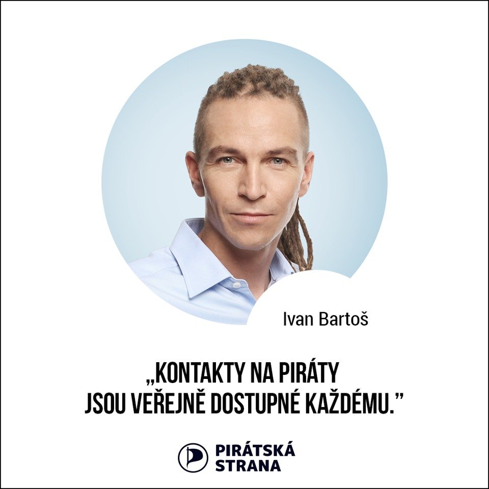 Pro usnadnění: Číslo na šéfa Pirátů Ivana Bartoše je 603 415 378.