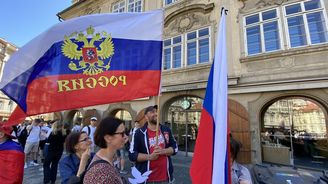 Martin Bartkovský: Komunisté pod ruskými vlajkami hulákali proti USA i obraně Česka. Putinových sluhů se sešlo jen 200  