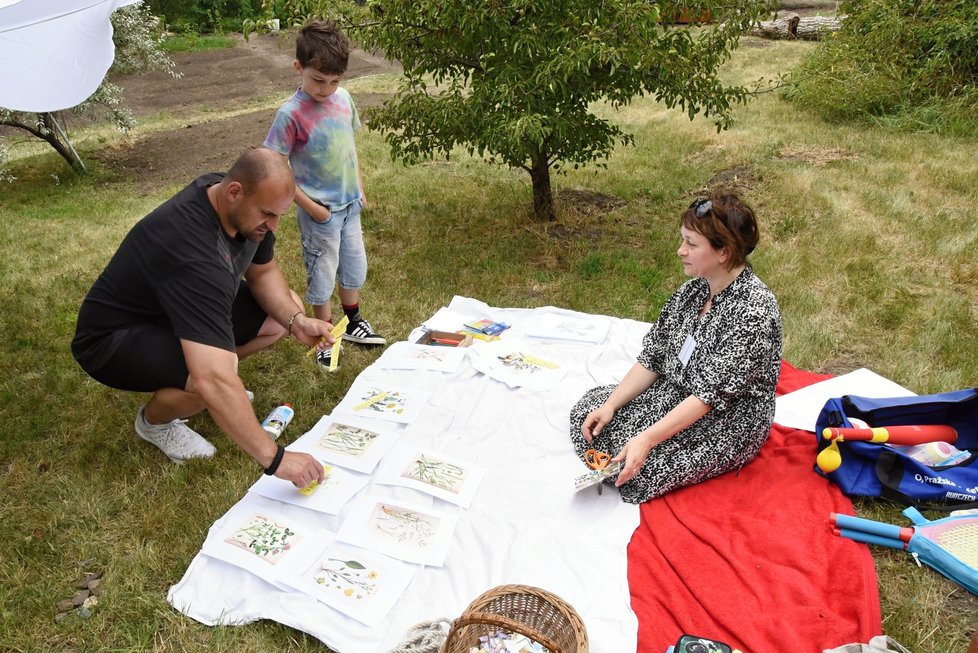 V Libni se otevřela nová komunitní zahrada, slibuje pravidelný program pro veřejnost.