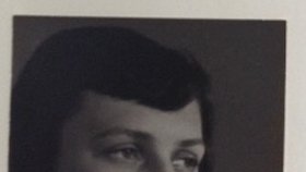 Věra Glaserová na snímku těsně po válce. Přežila Osvětim, pochod smrti i Bergen-Belsen.