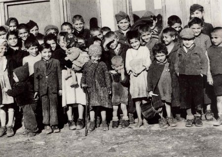 Romský koncentrační tábor v Letech u Písku.