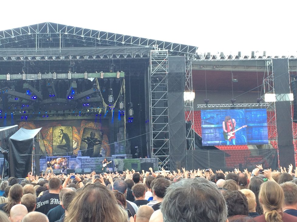 Iron Maiden přivezli do Prahy metal.