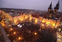 Poslední setkání generála Pavla: Tisíce lidí na Staromáku!