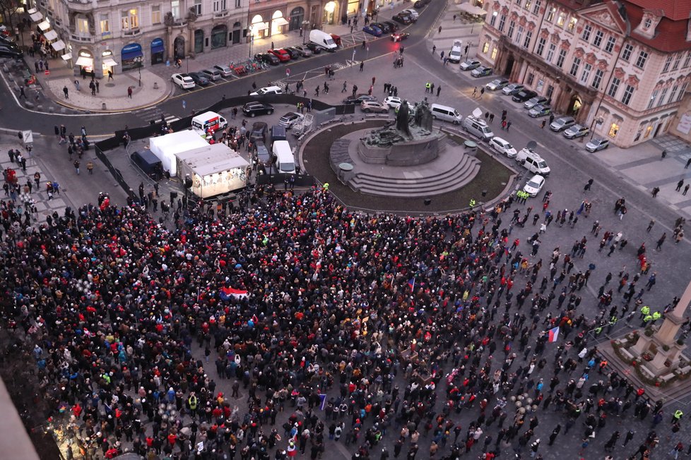Vyvrcholení kampaně prezidentského kandidáta Petra Pavla. Na Staroměstském náměstí jej přišly podpořit tisíce lidí. (25. leden 2023)