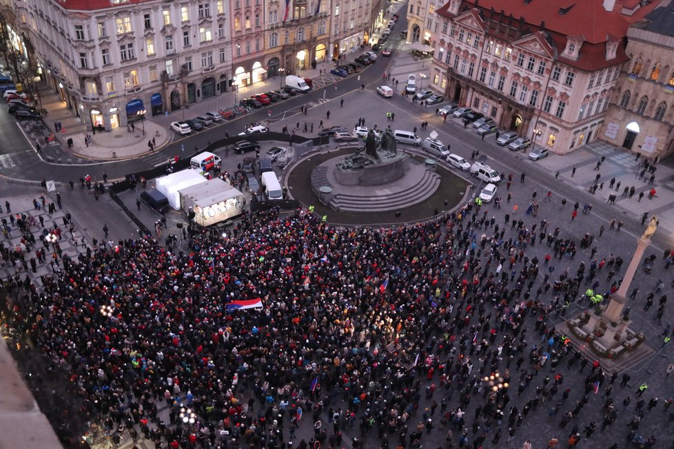 Vyvrcholení kampaně prezidentského kandidáta Petra Pavla. Na Staroměstském náměstí jej přišly podpořit tisíce lidí. (25. leden 2023)