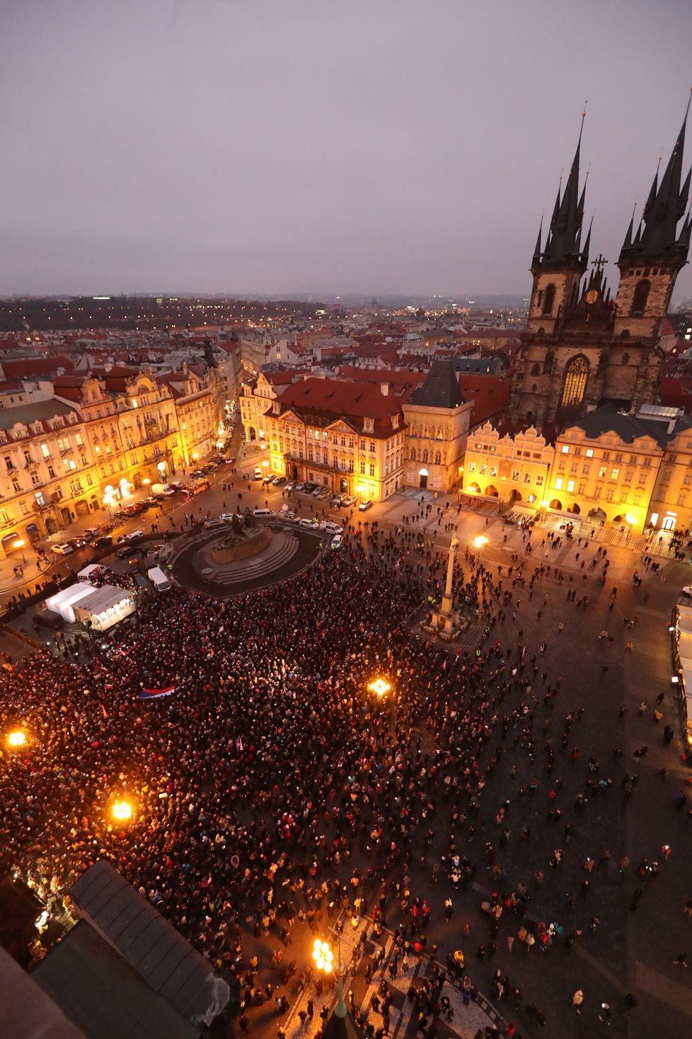 Vyvrcholení kampaně prezidentského kandidáta Petra Pavla. Na Staroměstském náměstí jej přišly podpořit tisíce lidí. (25. leden 2023)