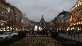 Černé ráno v Praze. Chodce na Václavském náměstí srazil vůz, byl na místě mrtev