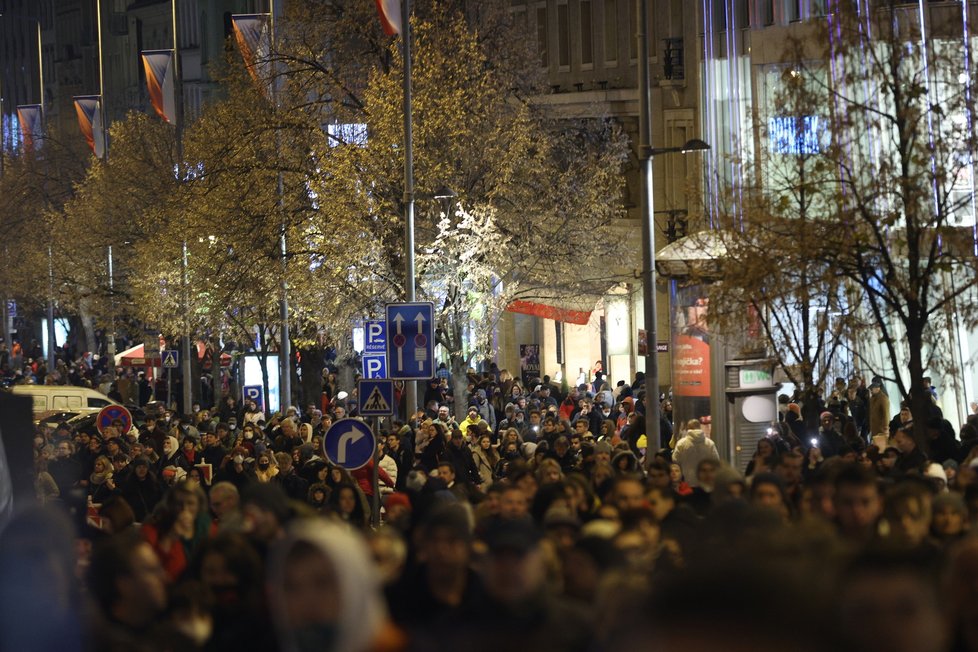 Na Václavském náměstí proběhl v rámci oslav 17. listopadu Koncert pro budoucnost.