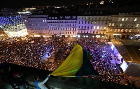 Koncert pro Ukrajinu na Václavském náměstí: Lidé naposílali přes 180 milionů