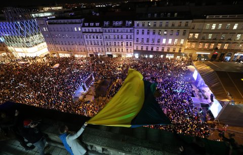 Koncert pro Ukrajinu na Václavském náměstí: Lidé naposílali přes 180 milionů