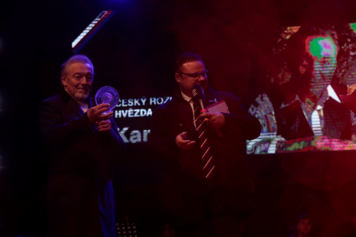 Karel Gott vystoupil na koncertu k výročí 100 let Československa na Staromětském náměstí, 28. 10. 2018