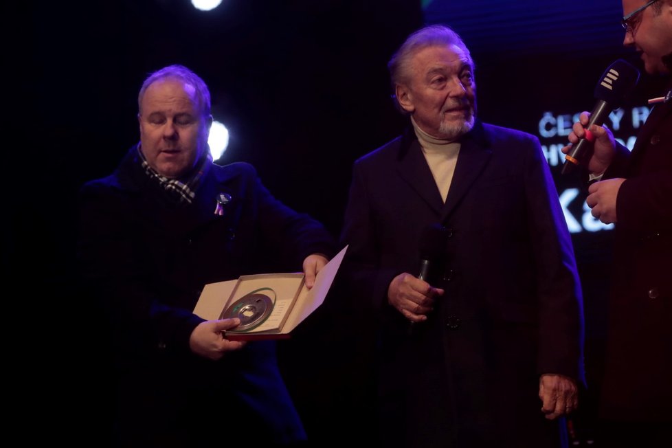 Karel Gott vystoupil na koncertu k výročí 100 let Československa na Staroměstském náměstí, 28. 10. 2018