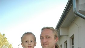Na koníka čekal nejmladší klient Štěpán Zimčík (2,5) s tatínkem. Štěpán trpí hypotonií
