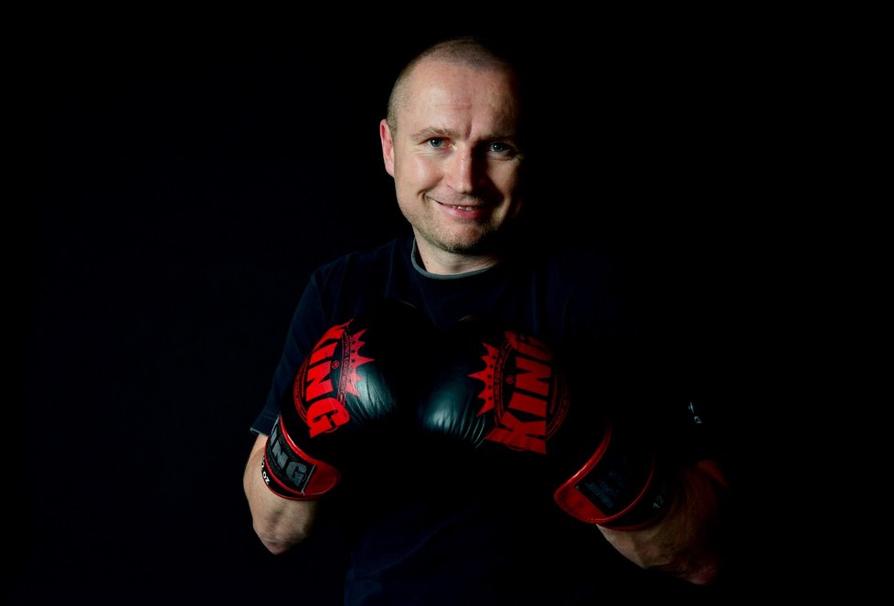 Lukáš Konečný je bývalý profesionální boxer a současný radní v Ústí nad Labem  v obvodu Severní terasa. Koronavirus chytil od jednoho ze svých svěřenců.