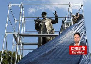 Po třech týdnech česko-ruské diplomatické války maršál Koněv padl. Vezmou si ho komunisti?