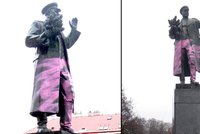 Maršál Koněv v růžových gatích! Vandalové přebarvili jeho sochu