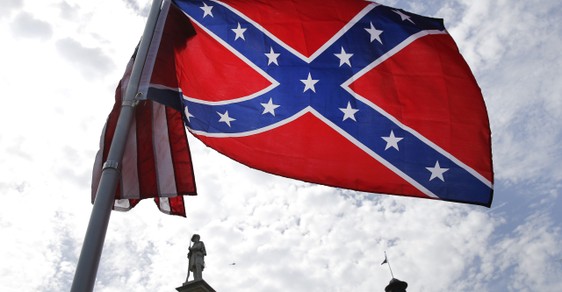 Na NASCAR nesmí vlajky Konfederace spojené s rasismem. Při dalším závodě ji propašovalo letadlo