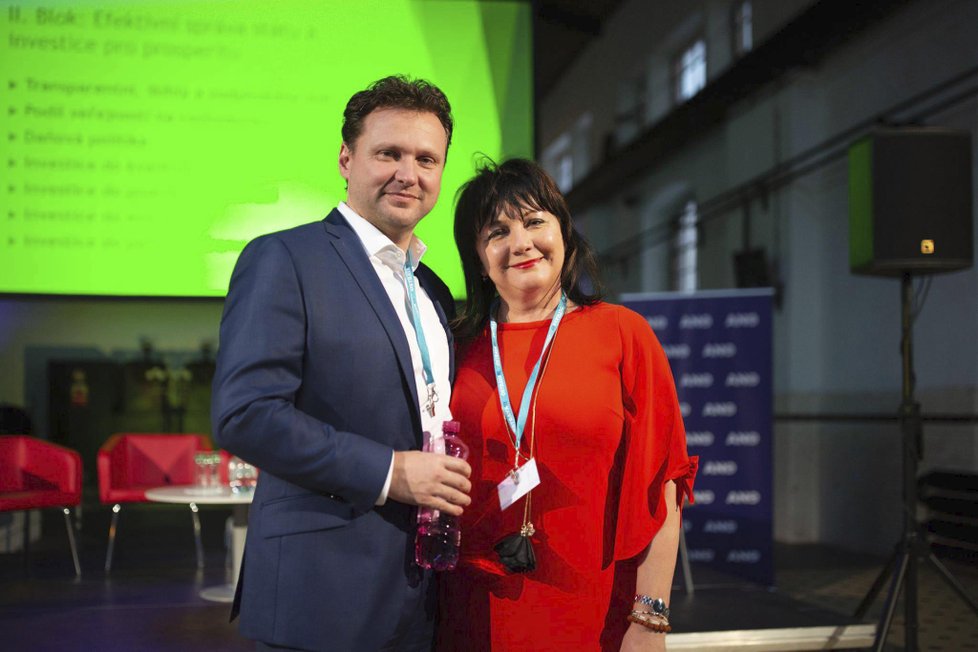 Ideová konference ANO v Ostravě: Radek Vondráček a Alena Schillerová (26.1.2016)