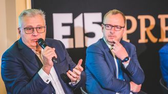 Business Breakfast E15: Odpojení od ruského plynu by pro český průmysl byla katastrofa, shodli se experti