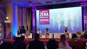 Rovnost platů žen a mužů byla jedním z témat konference Gender Gap: Žena - klíčový faktor úspěchu.