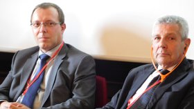 David Chovanec z ministerstva vnitra a italský admirál a exministr obrany Di Paola na pražské konferenci „Krize, katastrofy, kolapsy“.